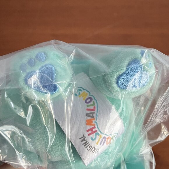 Squishmallows Joelle Blue Bigfoot Clip Plush with Flower - Picture 6 of 6